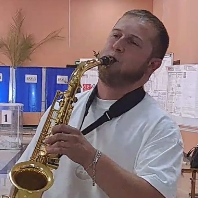 саксофонист
