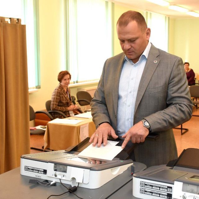 салмин голосует